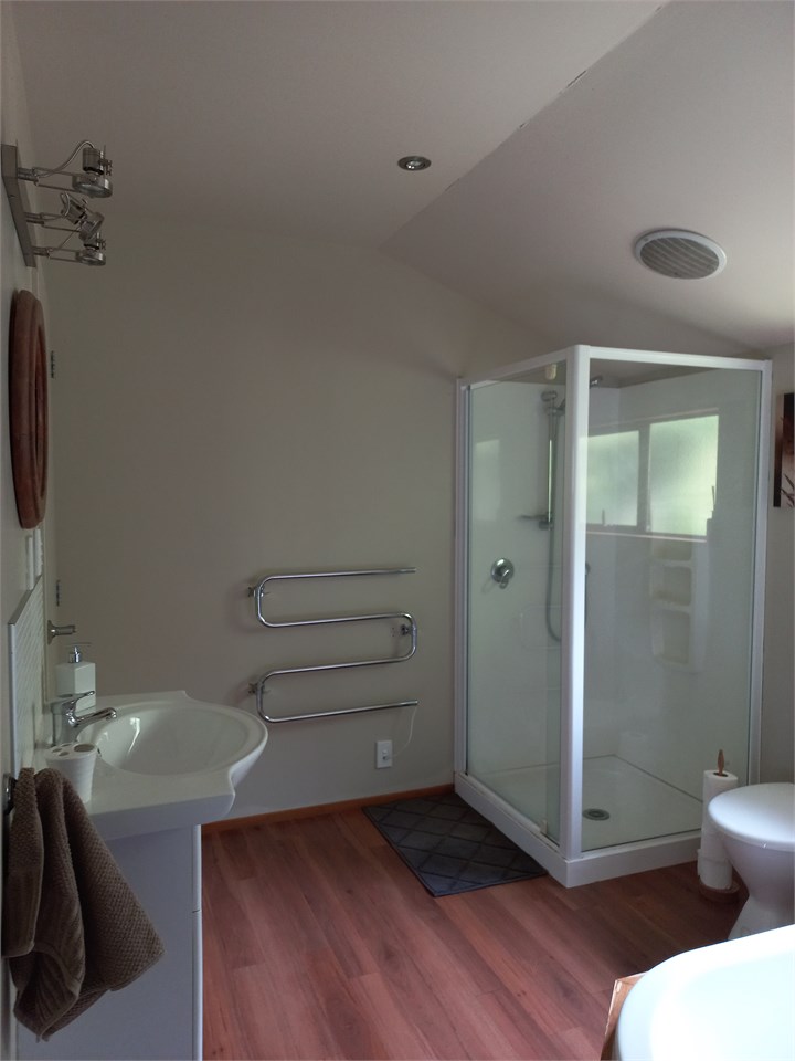 Upstairs ensuite