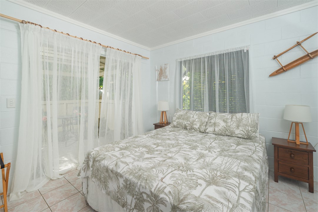 Queen bedroom with private terrace