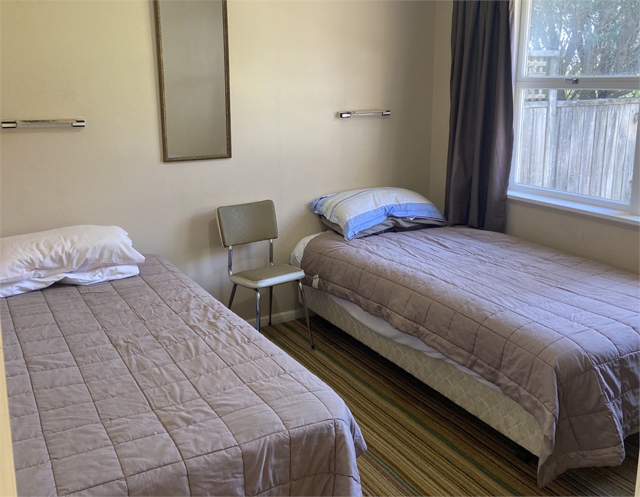 2x king single beds.