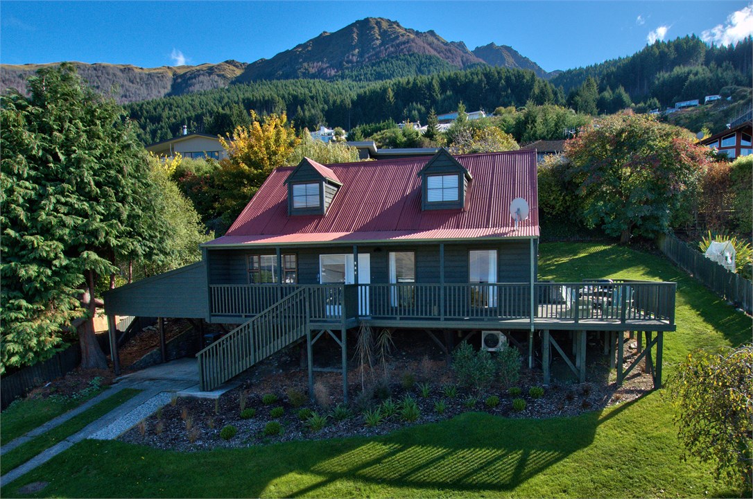 Red Peaks sitting pretty