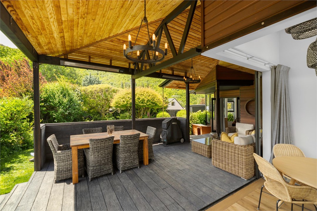 Aura Queenstown Holiday Homes | Arrowtown Luxury E