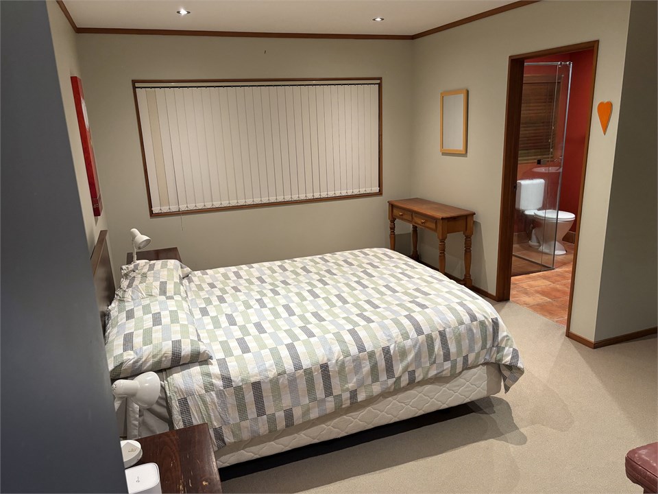 Master Queen with ensuite