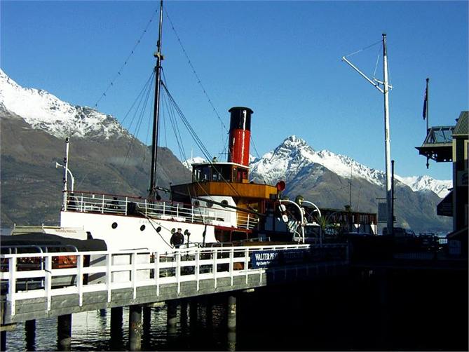 Queenstowns an hour away