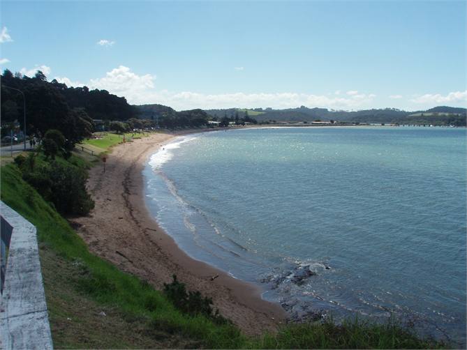 3 minutes drive Paihia Swimming Beach