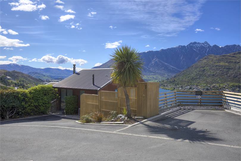 Woodlands on the Hill Queenstown Holiday Home for rent Holiday Houses