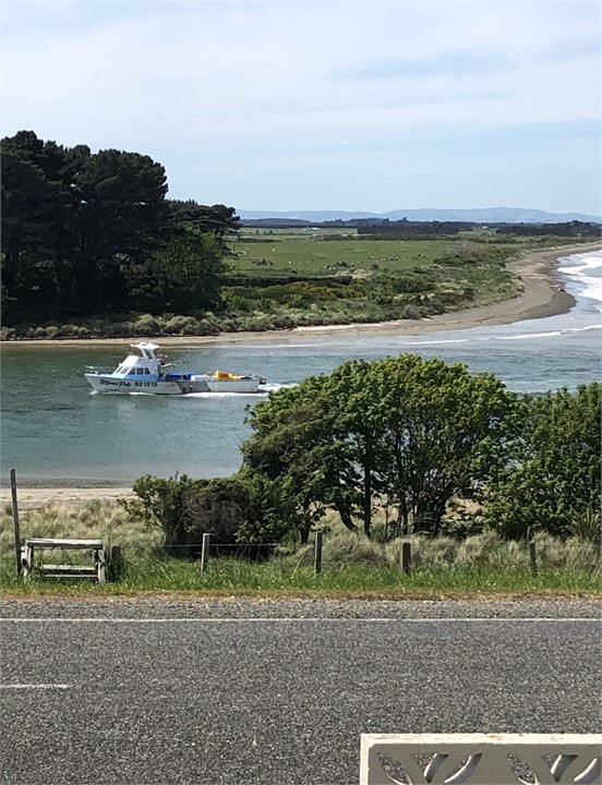 That's a different boat, out comes the camera (aga