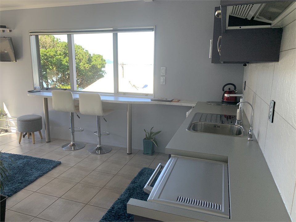 Kitchenette and dining counter