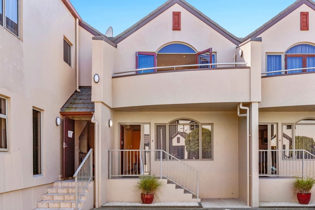 Hart's Place (Bachcare) Taupo Central Town Holiday Home for rent