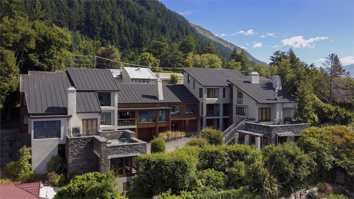Stunning Luxury Town House Central Queenstown Queenstown Townhouse