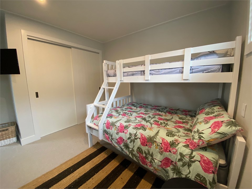 Bunk Room with Double Bunk