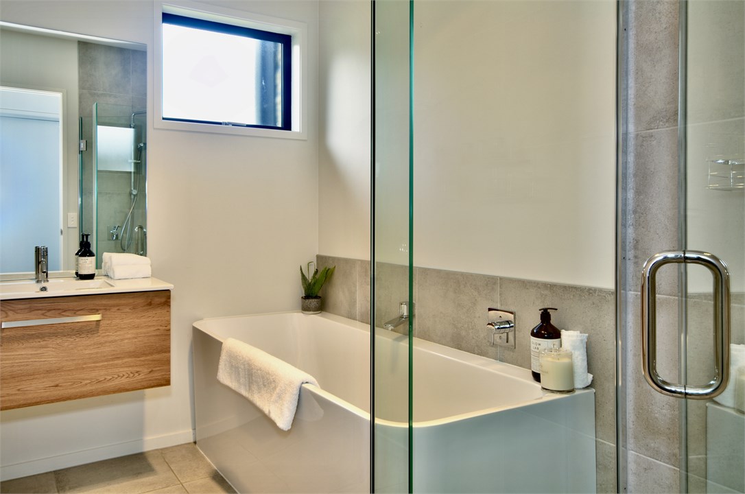 Main bathroom