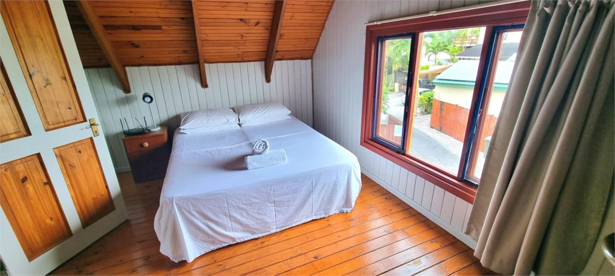 Master Bedroom 1 - Upstairs (w air-conditioning)