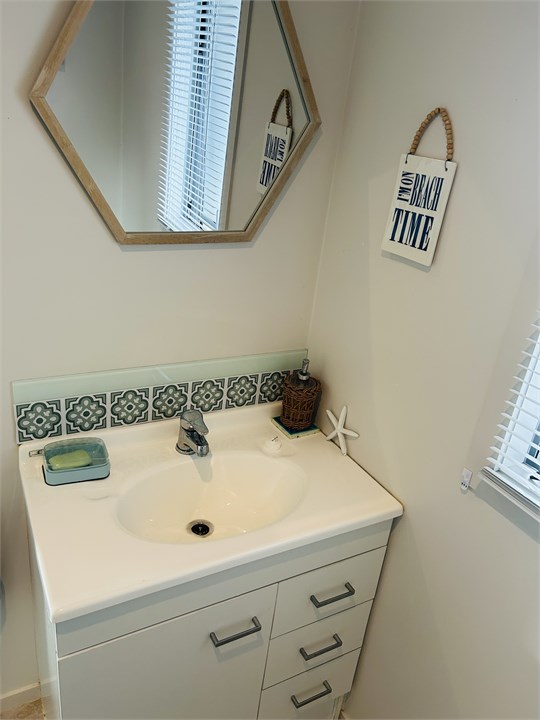 Private Bathroom with shower and washing machine