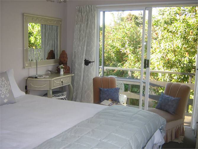 Upstairs Master Bedroom w attached toilet