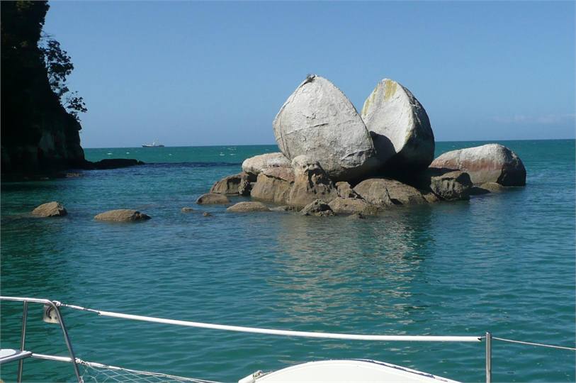 Split Apple Rock, Kaiteriteri
