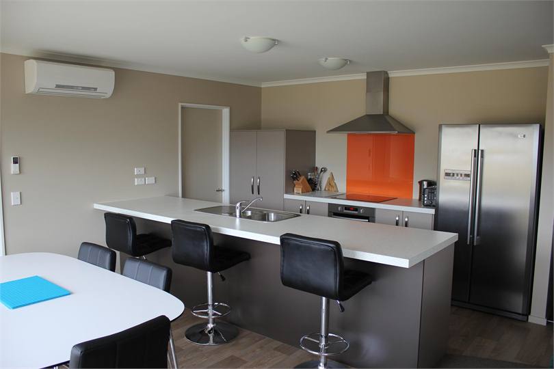 Kitchen, Breakfast Bar and Dining