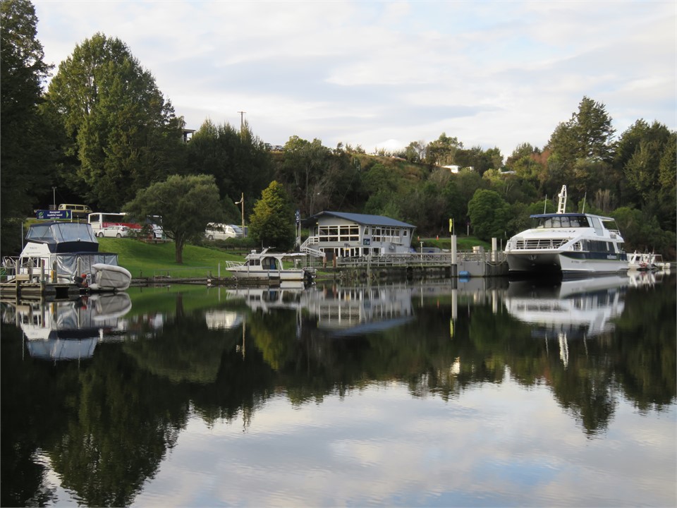 Pearl Harbour - 2 minute walk