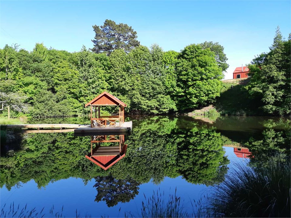 The floating Summerhouse on private lake
