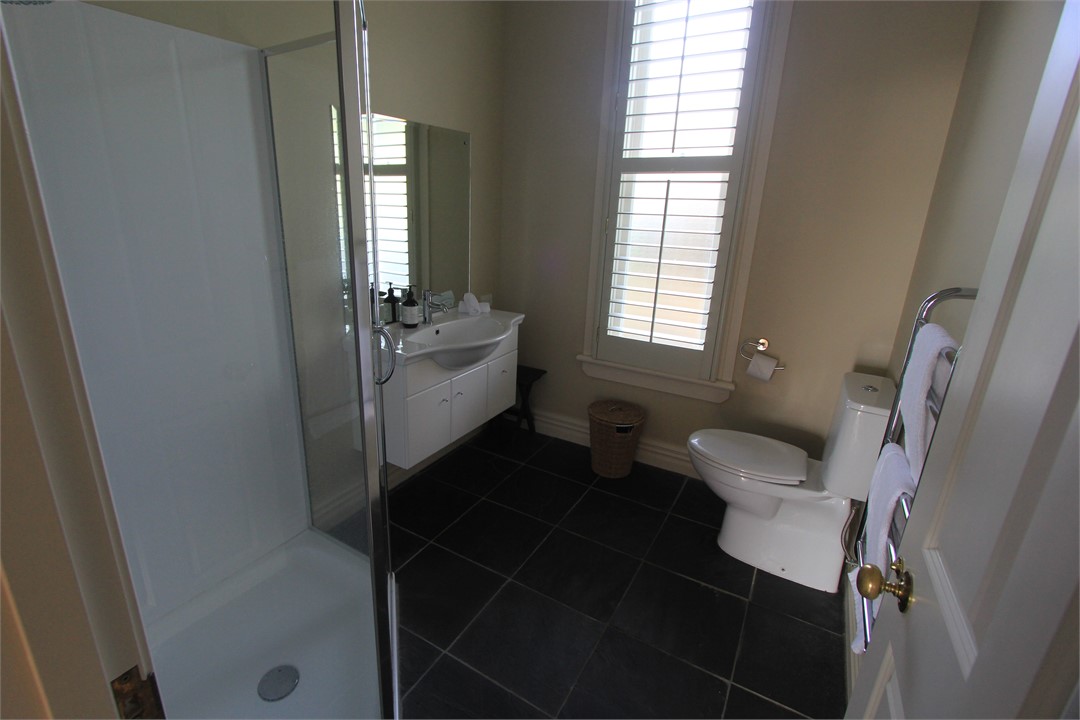 Bathroom for the Herb-view room