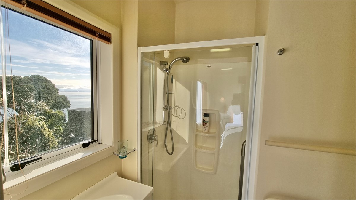 Ensuite Bathroom with Shower, Toilet, Vanity & Hea