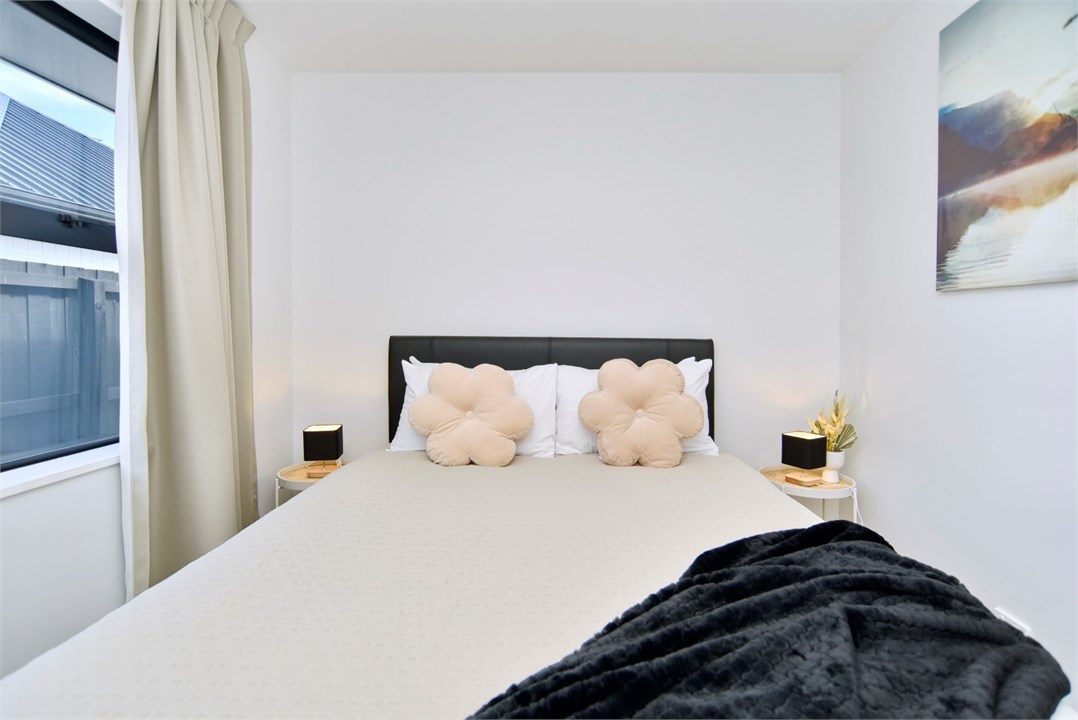 Bedroom 2 has a Queen bed