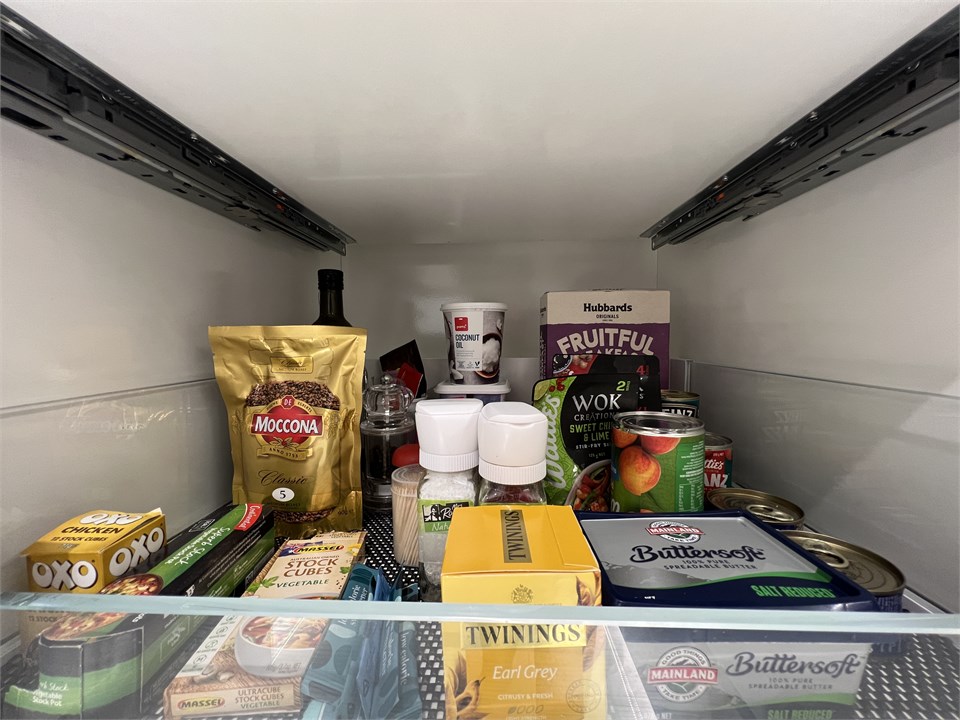 complimentary food & beverage