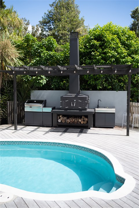 Outdoor kitchen entertaining area
