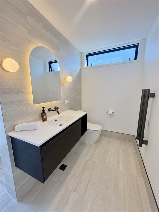 Ensuite to Master Bedroo