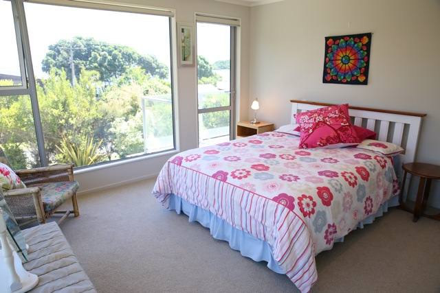 Second Bedroom - Queen