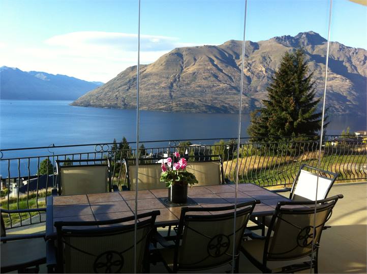 BELVEDERE IN QUEENSTOWN Fernhill Holiday Home for rent Holiday Houses