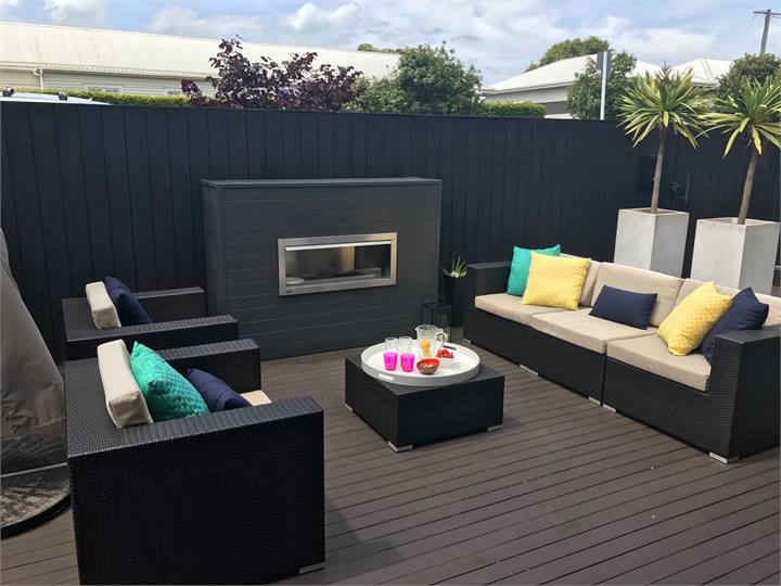 Lovely outdoor area, BBQ and 3x3 360degree umbrell