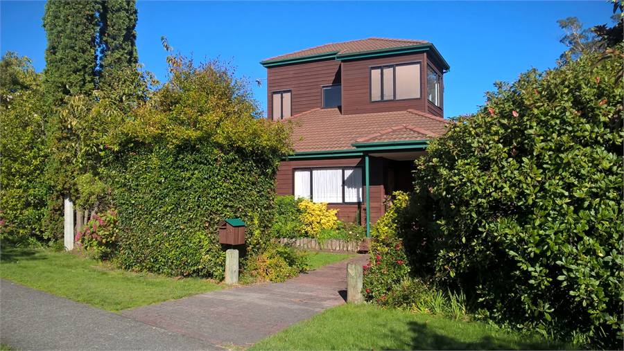 Large, multistorey family home close to village. Havelock North