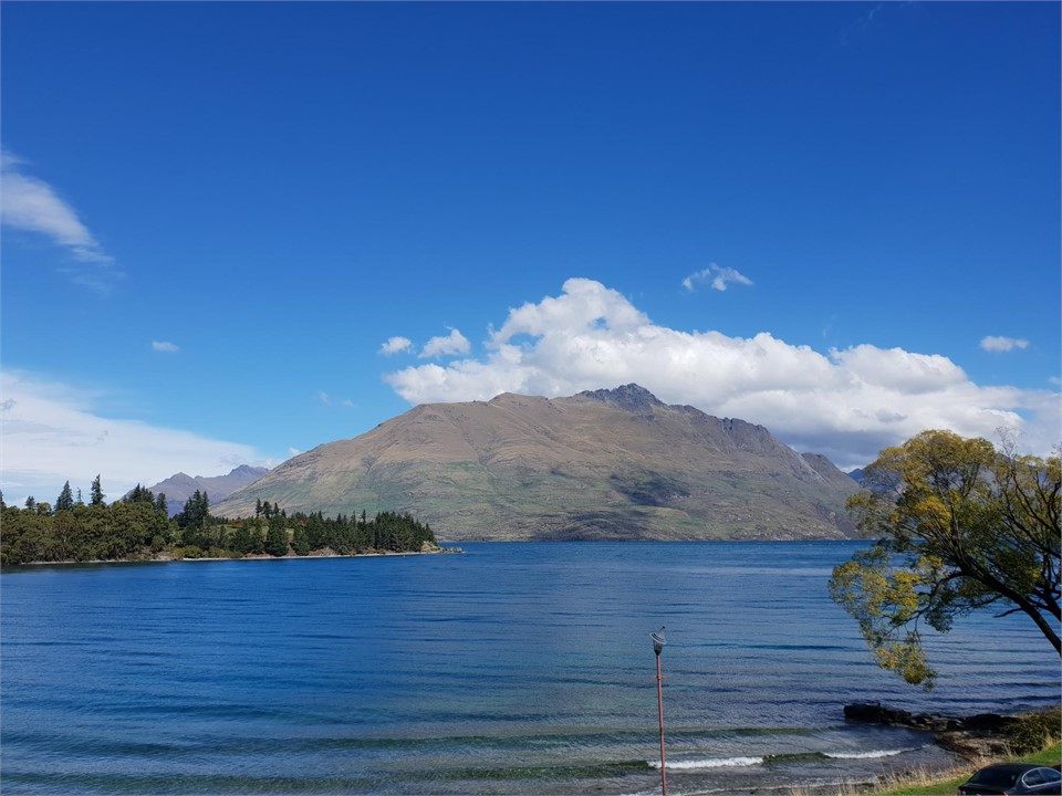 Amazing lakefront location