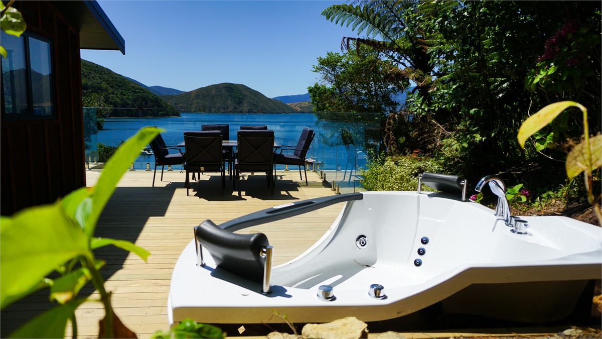 Private Outdoor Spa Bath