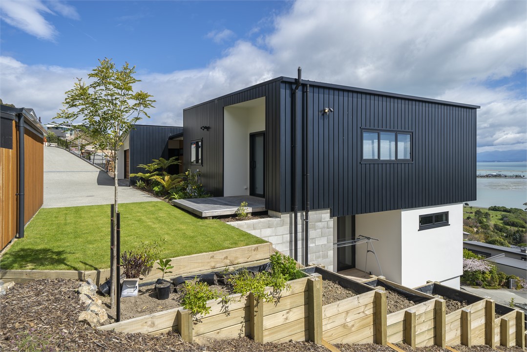 Outside stairs to garden area