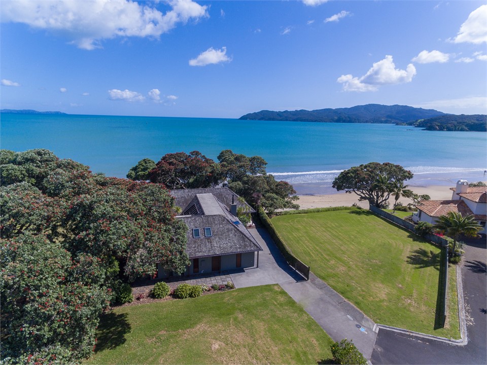 Coopers is a safe swimming beach, few rips.