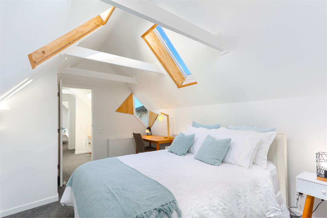 Bedroom 1 with Queen bed