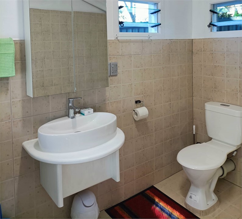 River Studio Bathroom & Laundry