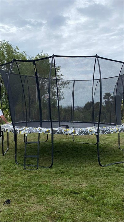 12" Trampoline