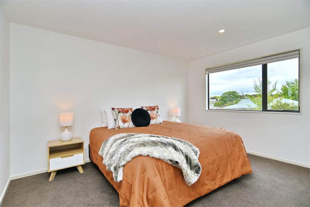 Bed 1 Super king bed (on request can split into 2 