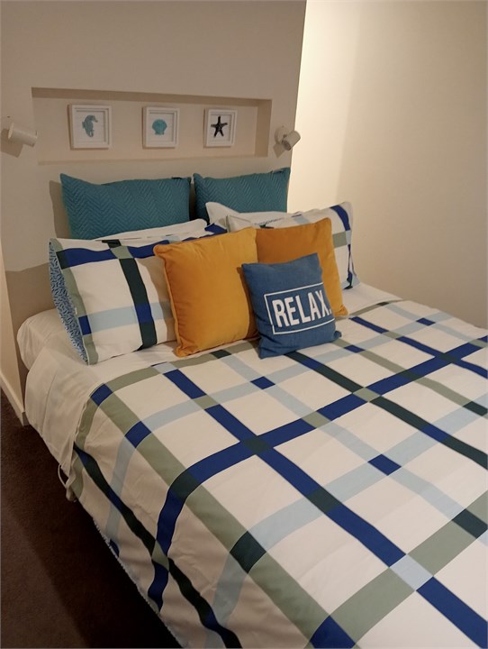 Comfortable Queen Bed with views