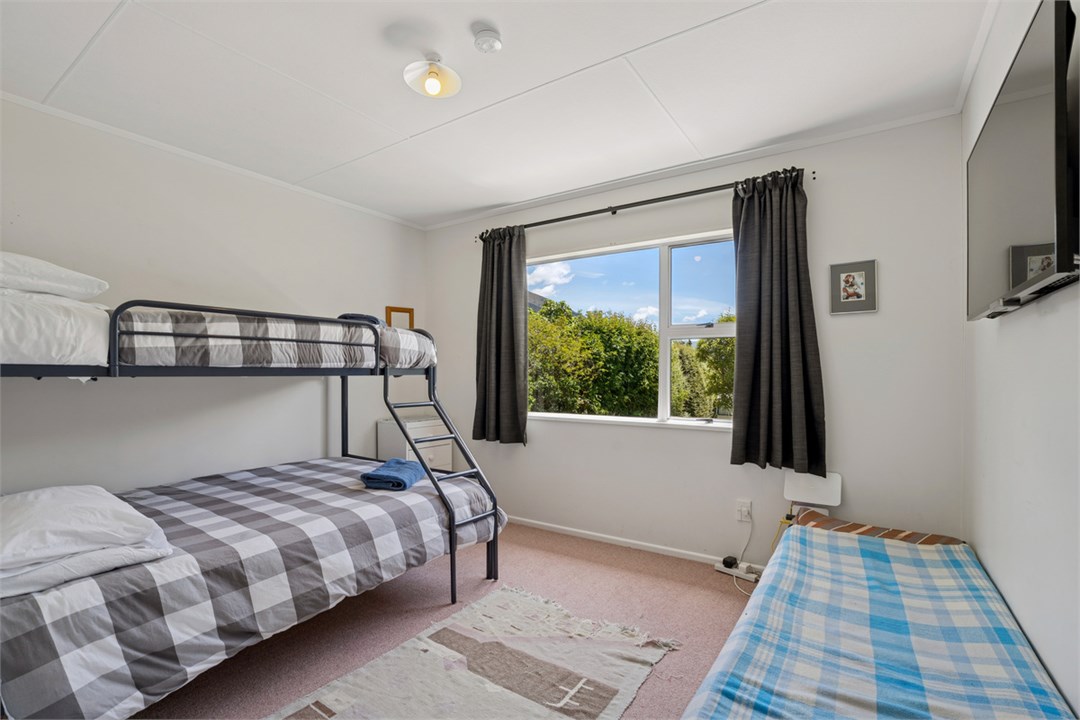 Double bed & single bedroom