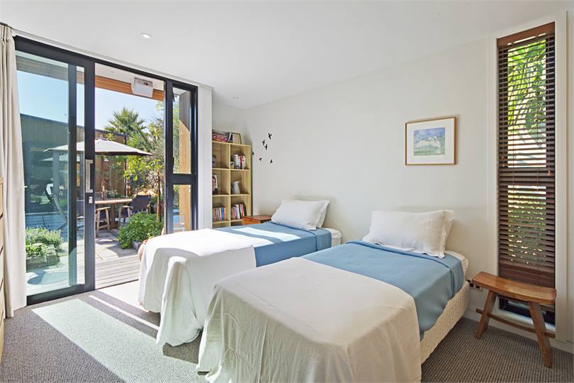 Bedroom 2 configured as Twin King Single