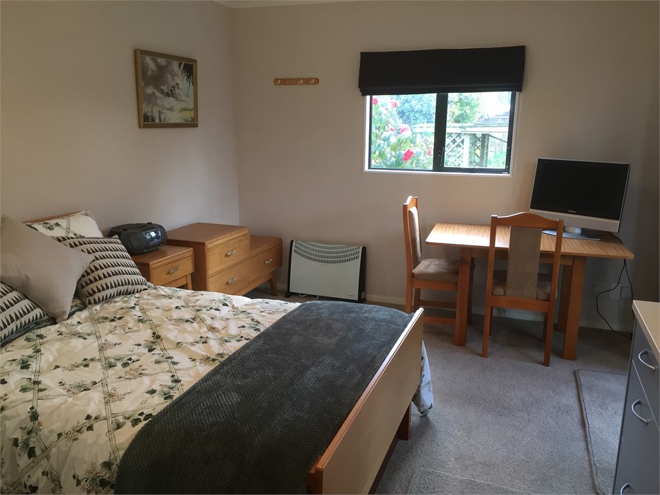 Dining, Wifi and Sky TV