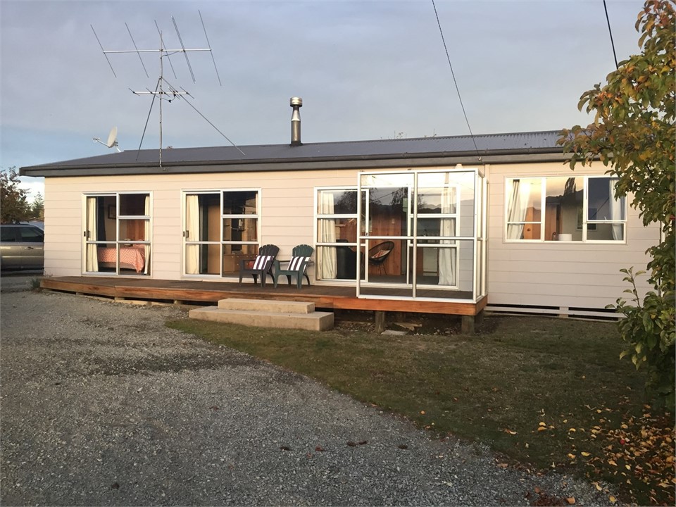 Haze on Godley FREE WIFI Twizel for rent Holiday Houses