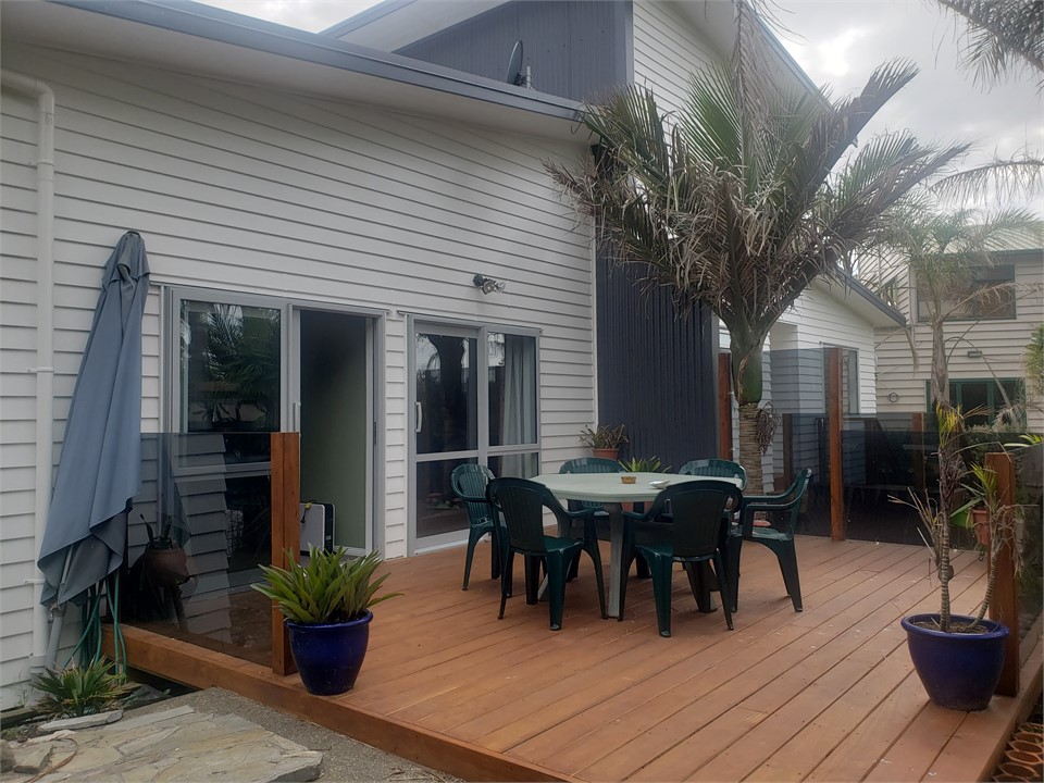 Rear private deck