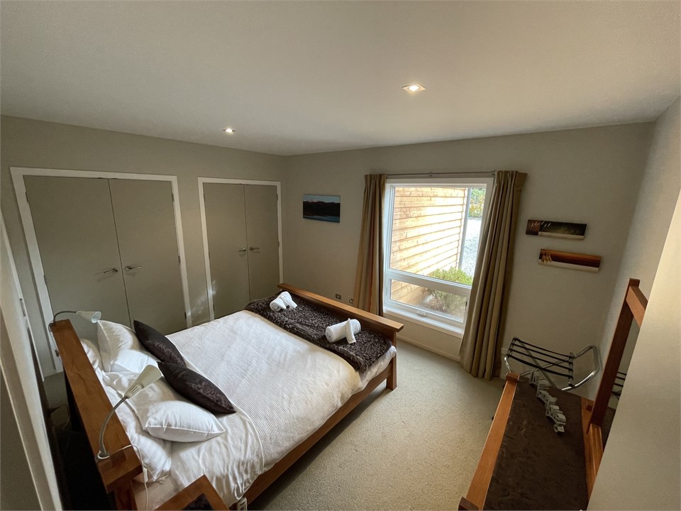 Queen bedroom downstairs