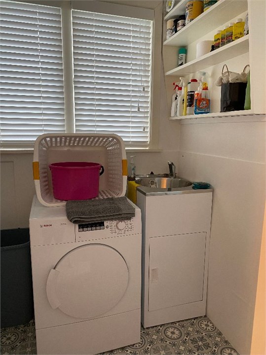 Laundry / 2nd Toilet