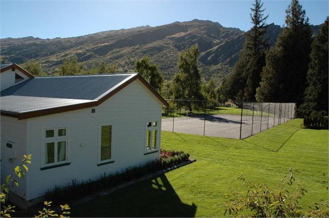 Coronet Peak and Willowbrook tennis court