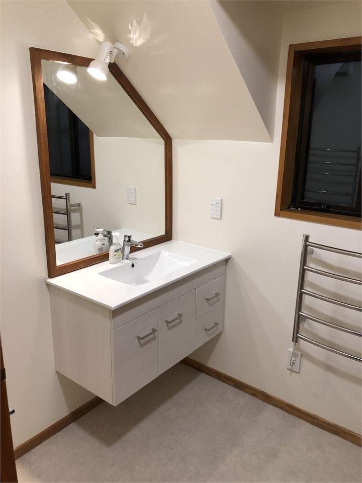 Upstairs bathroom (new April 2018)